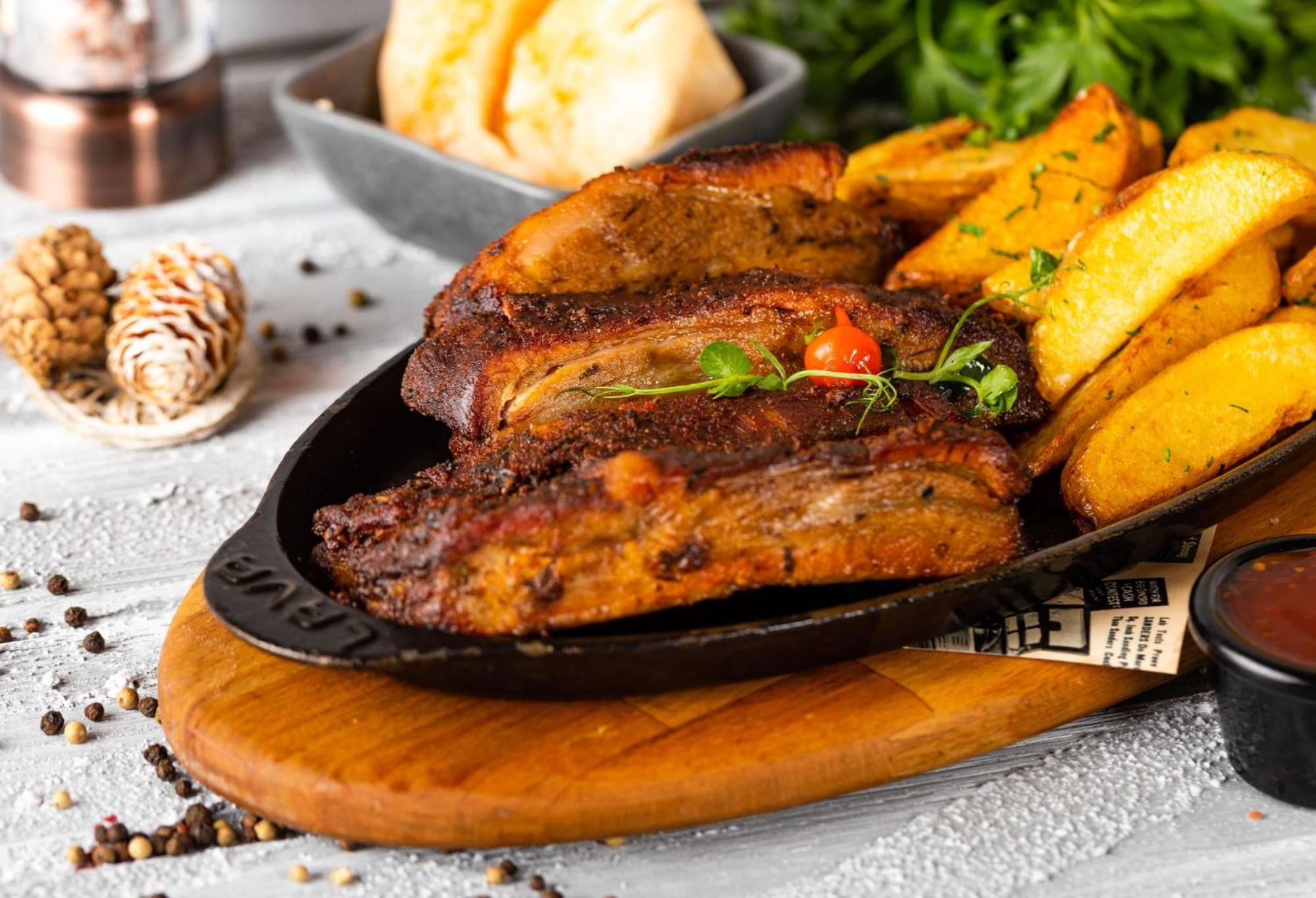 Corunca Pensiune Restaurant Lyra מראה חיצוני תמונה